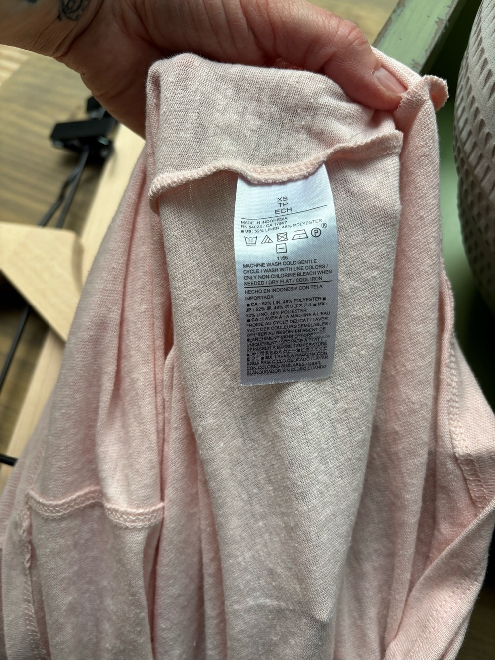 Banana Republic Relaxed Boxy Crewneck Tee in Pale Pink - Picture 5 of 5
